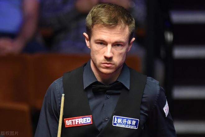 防守反击的 防守反击的